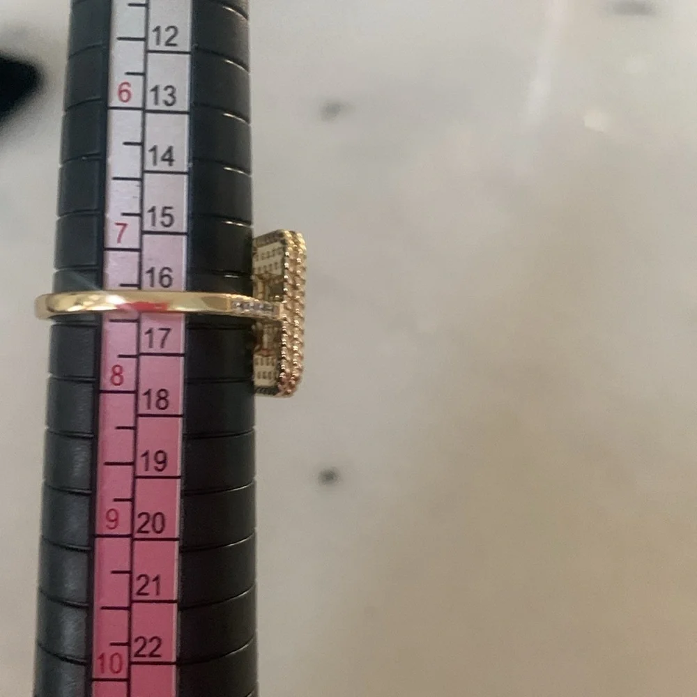NEW Elegant HIGH END 18k Plated Gold and FAUX Diamonds Ring Size 7.5 (#5) GIFT